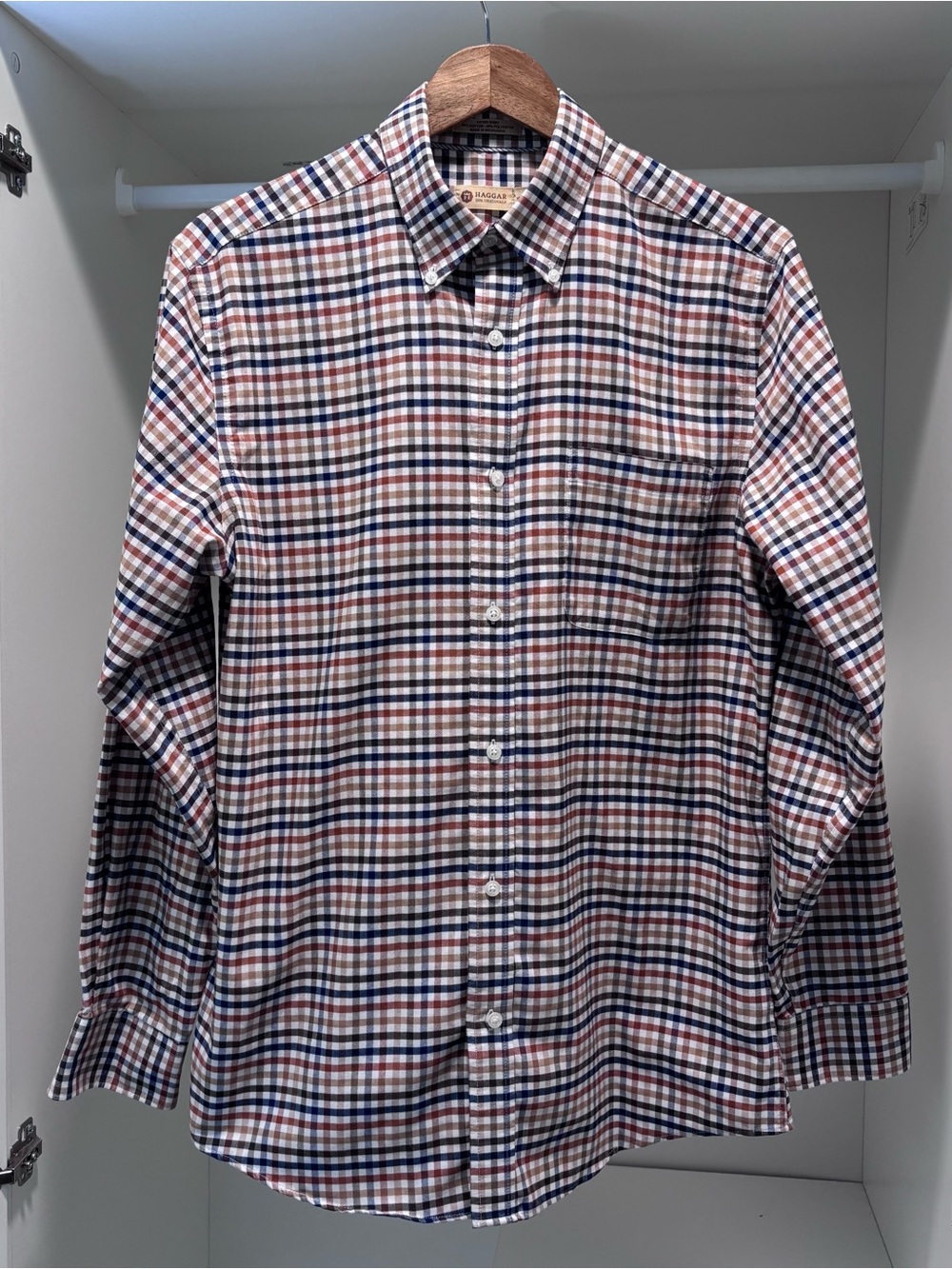 Haggar Men's Long-Sleeve Checked Button-Down Shirt in Navy, Brown & White
